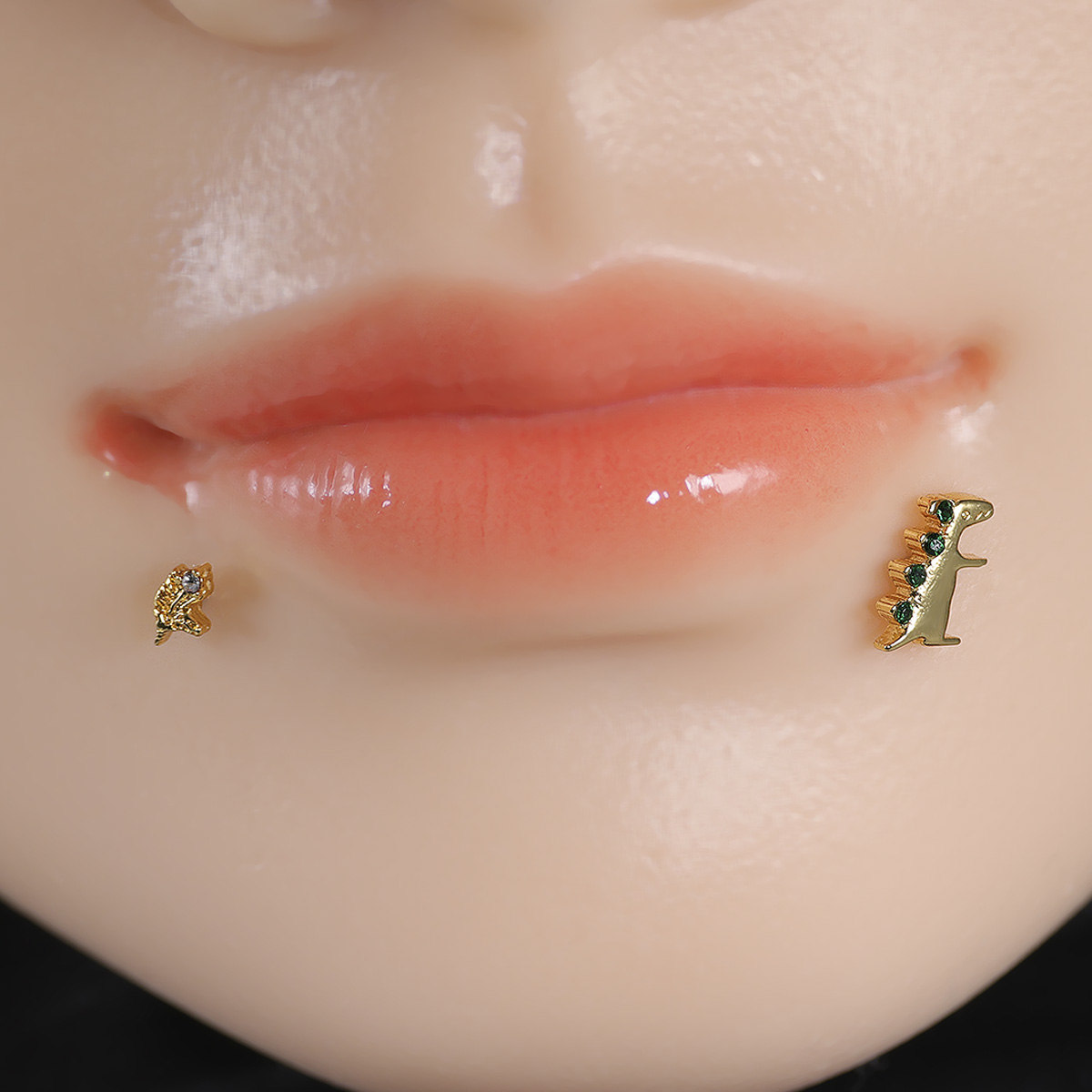 Ein süßer Dinosaurier-Lippen-O – Body Jewelry Changing Kit Bewertung und Preis