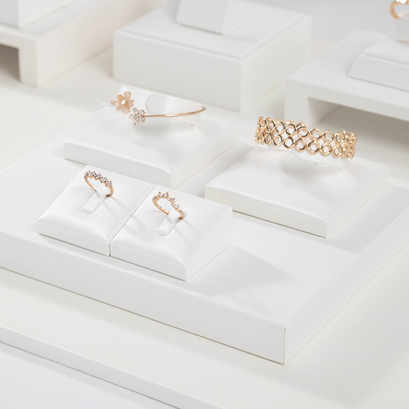Weißes Leder Anhänger Halskett – Body Jewelry Display Ideas Bewertung und Preis